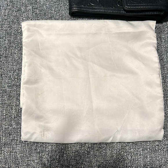 Gucci Embossed Messenger Bag - Picture 8 of 10